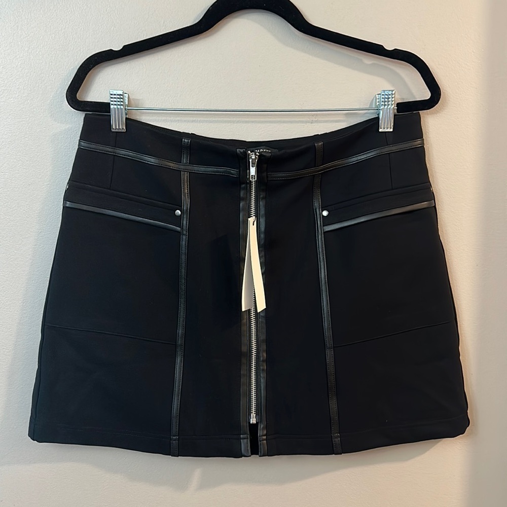 NWT Central Park West Black Mini Skirt